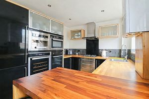 Kitchen / Breakfast Room- click for photo gallery